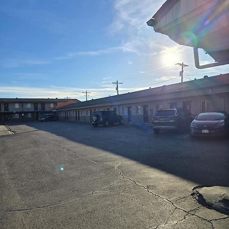 Usa Motel Pueblo Extérieur photo